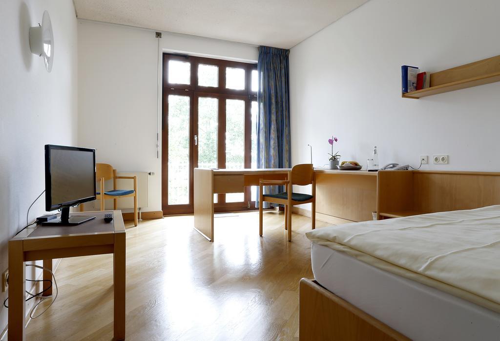 Tagungs- Und Bildungszentrum Steinbach/Taunus Steinbach im Taunus Cameră foto